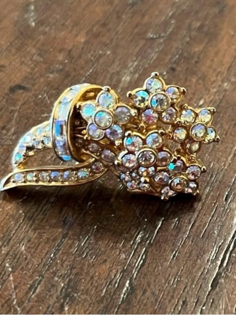 Vintage Avon Signed 8365 Gold Tone Aurora Borealis Floral Clip On Earrings